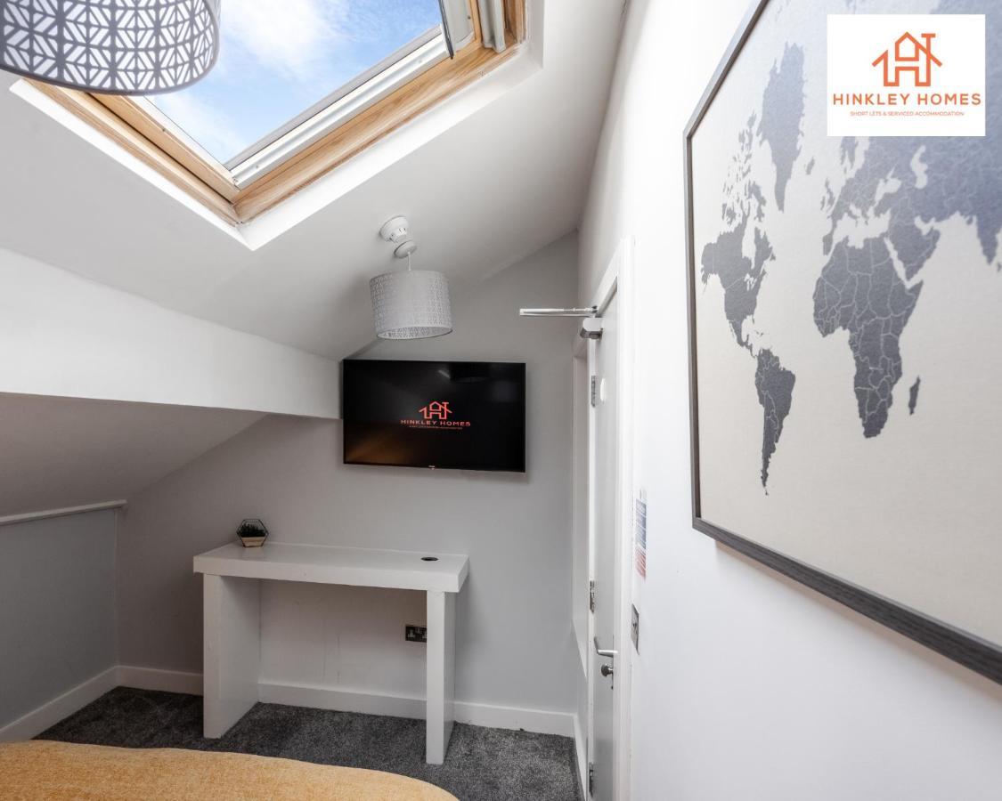 Apartment Supersized House 6 Beds Sleeps 14 W Garden & Carpark By Hinkley Homes Short Lets & Serviced