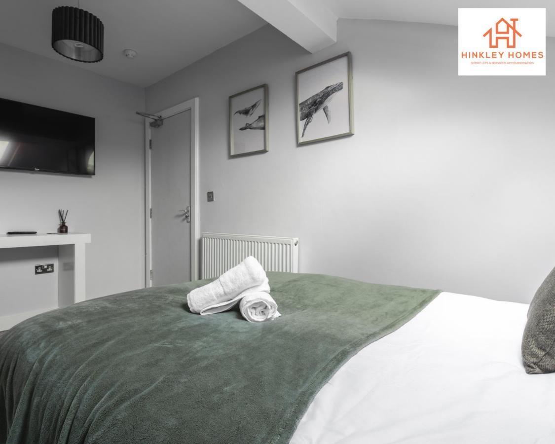 Supersized House 6 Beds Sleeps 14 W Garden & Carpark By Hinkley Homes Short Lets & Serviced * Liverpool