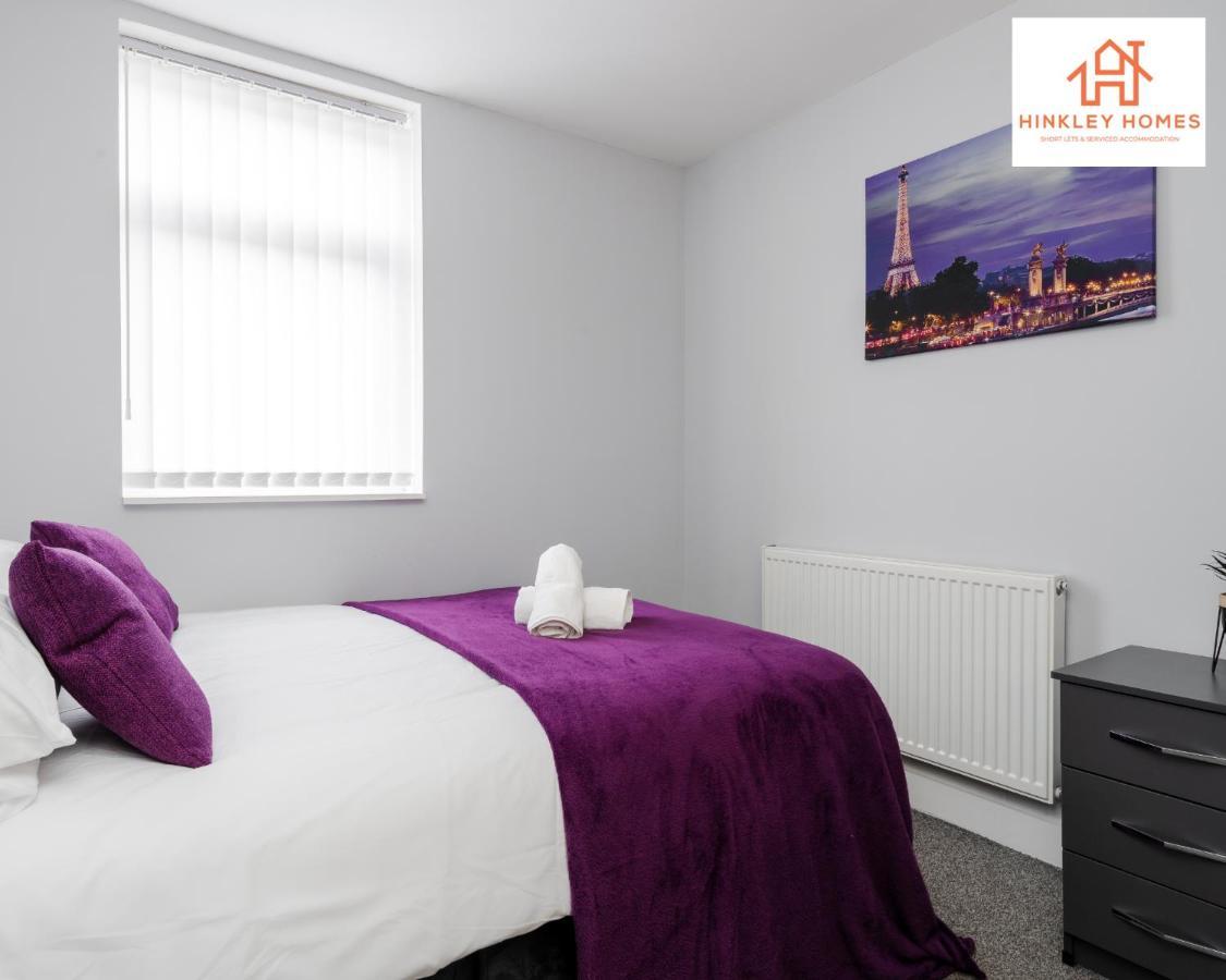 Supersized House 6 Beds Sleeps 14 W Garden & Carpark By Hinkley Homes Short Lets & Serviced