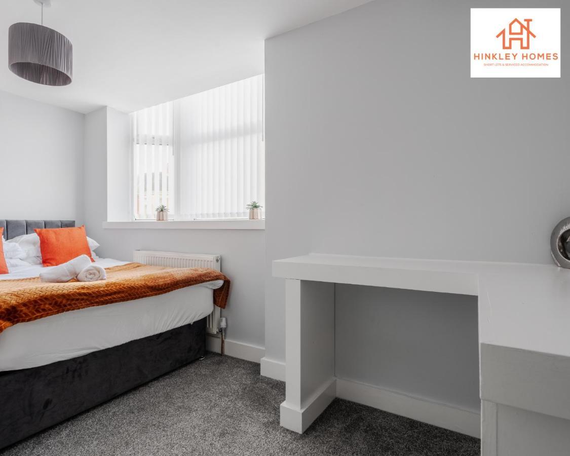 Apartment Supersized House 6 Beds Sleeps 14 W Garden & Carpark By Hinkley Homes Short Lets & Serviced Liverpool
