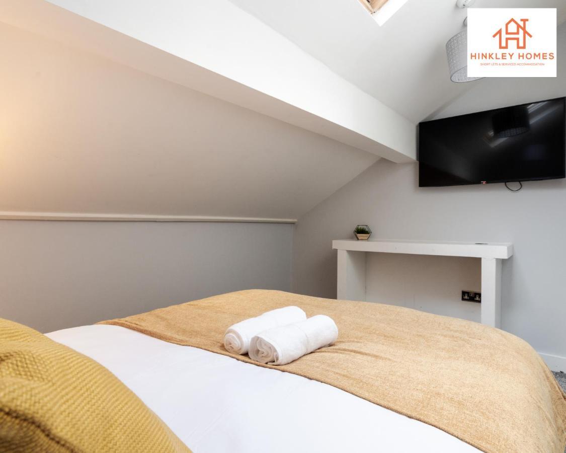 Supersized House 6 Beds Sleeps 14 W Garden & Carpark By Hinkley Homes Short Lets & Serviced Apartment Liverpool