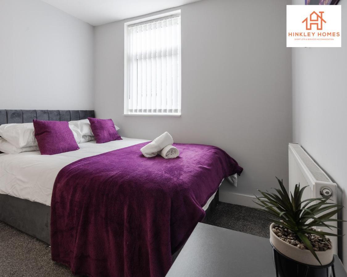 Supersized House 6 Beds Sleeps 14 W Garden & Carpark By Hinkley Homes Short Lets & Serviced Apartment Liverpool