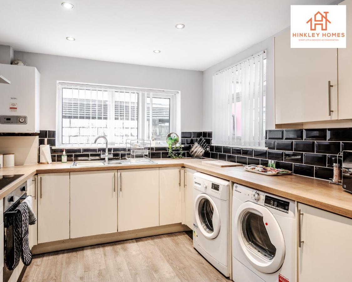 Apartment Supersized House 6 Beds Sleeps 14 W Garden & Carpark By Hinkley Homes Short Lets & Serviced Liverpool