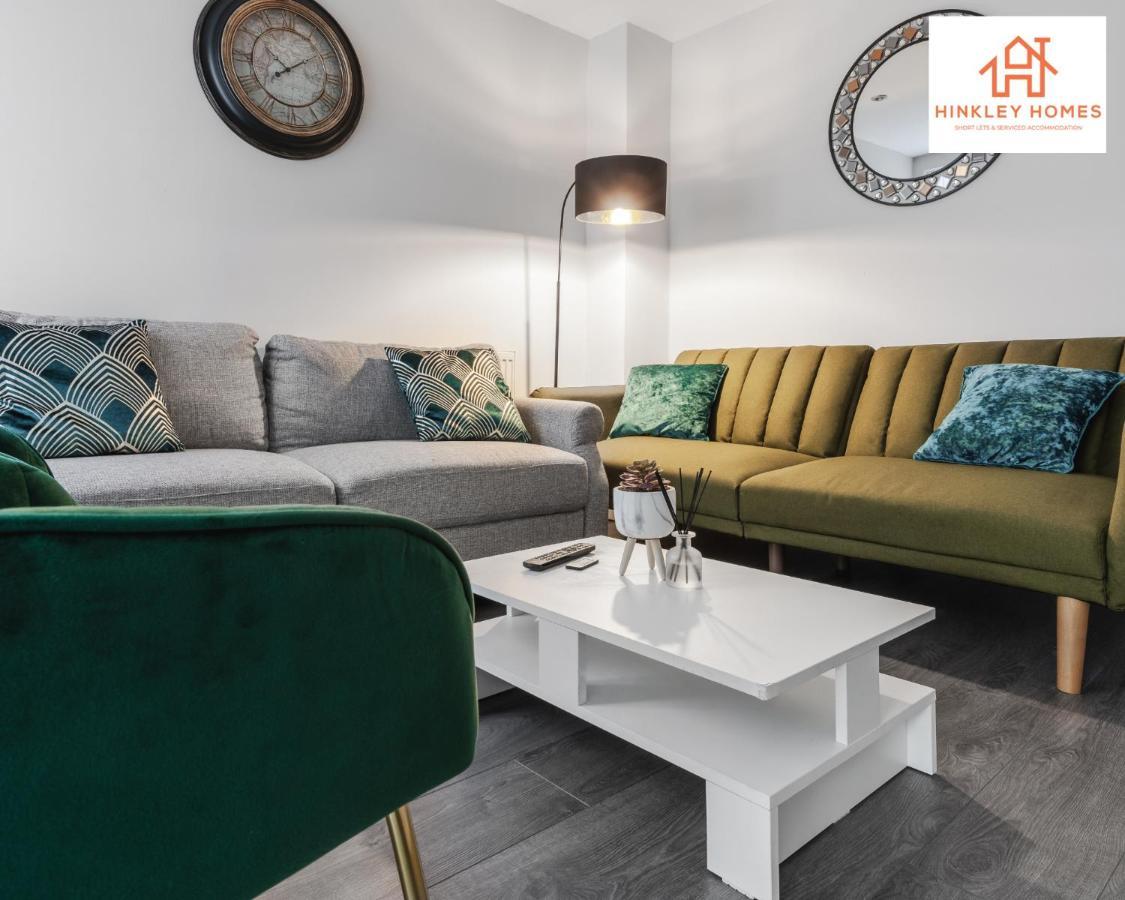 Supersized House 6 Beds Sleeps 14 W Garden & Carpark By Hinkley Homes Short Lets & Serviced Apartment *