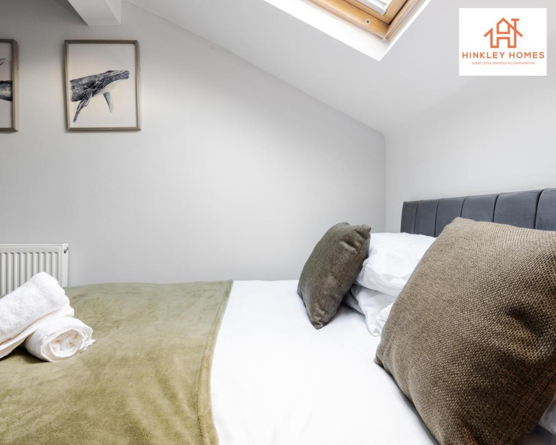 Supersized House 6 Beds Sleeps 14 W Garden & Carpark By Hinkley Homes Short Lets & Serviced *