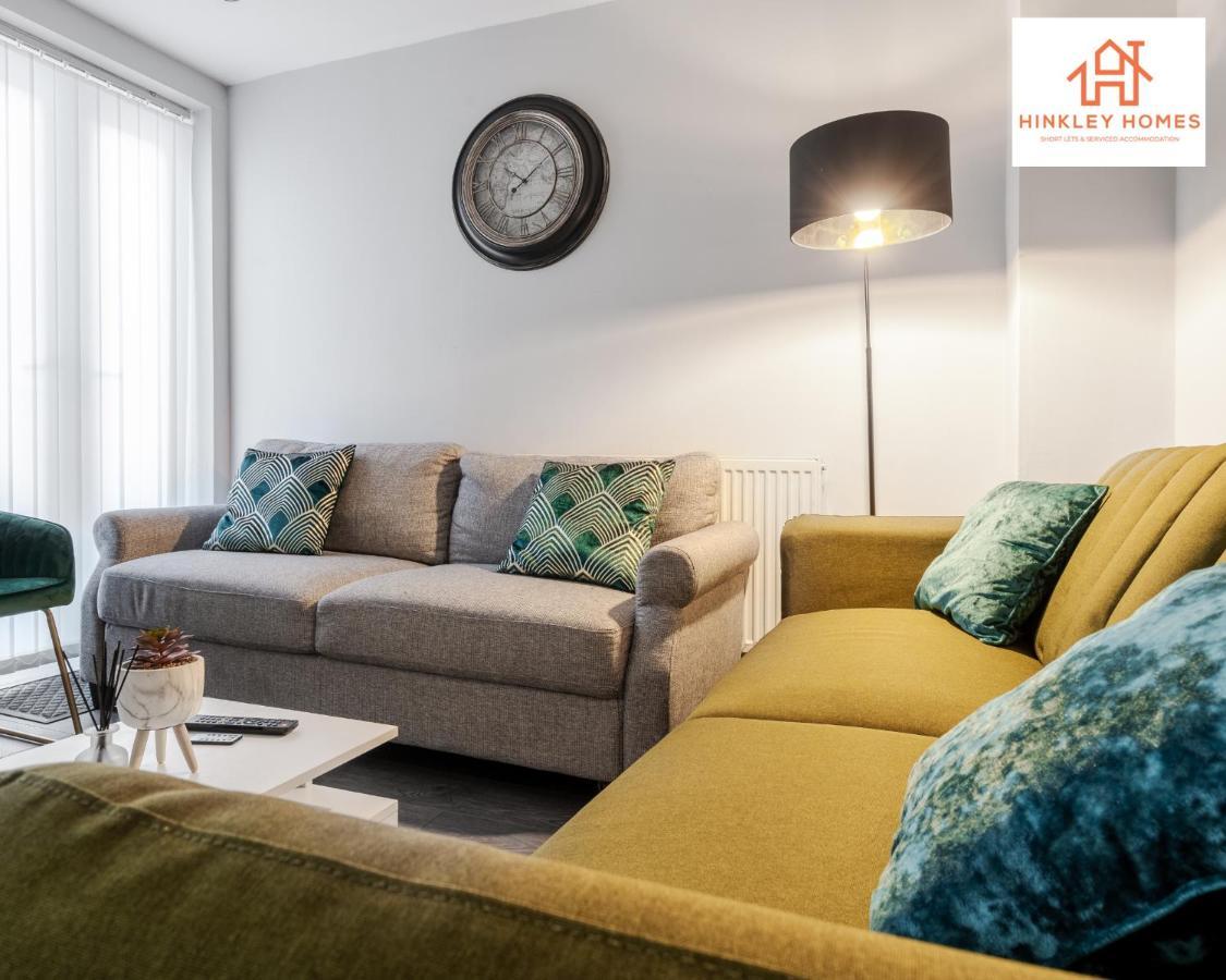 Supersized House 6 Beds Sleeps 14 W Garden & Carpark By Hinkley Homes Short Lets & Serviced *