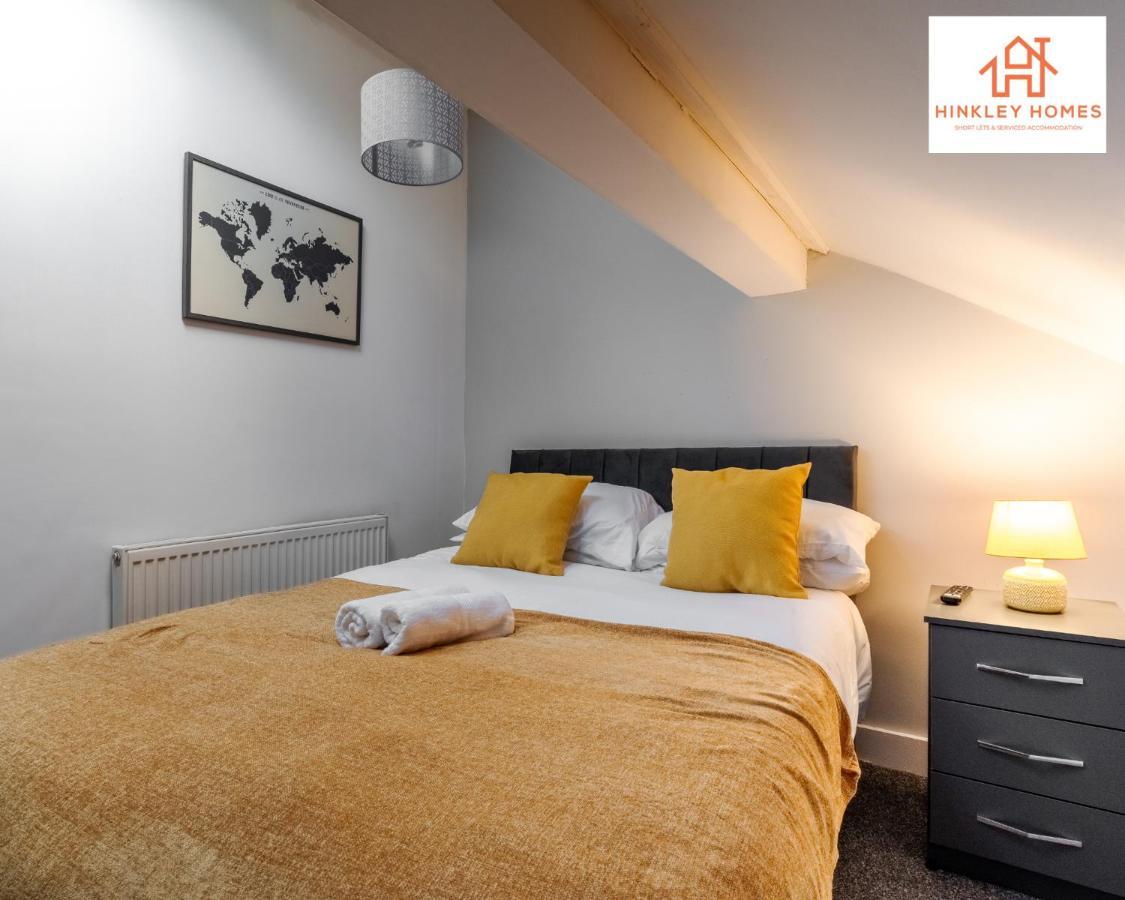 Supersized House 6 Beds Sleeps 14 W Garden & Carpark By Hinkley Homes Short Lets & Serviced Apartment